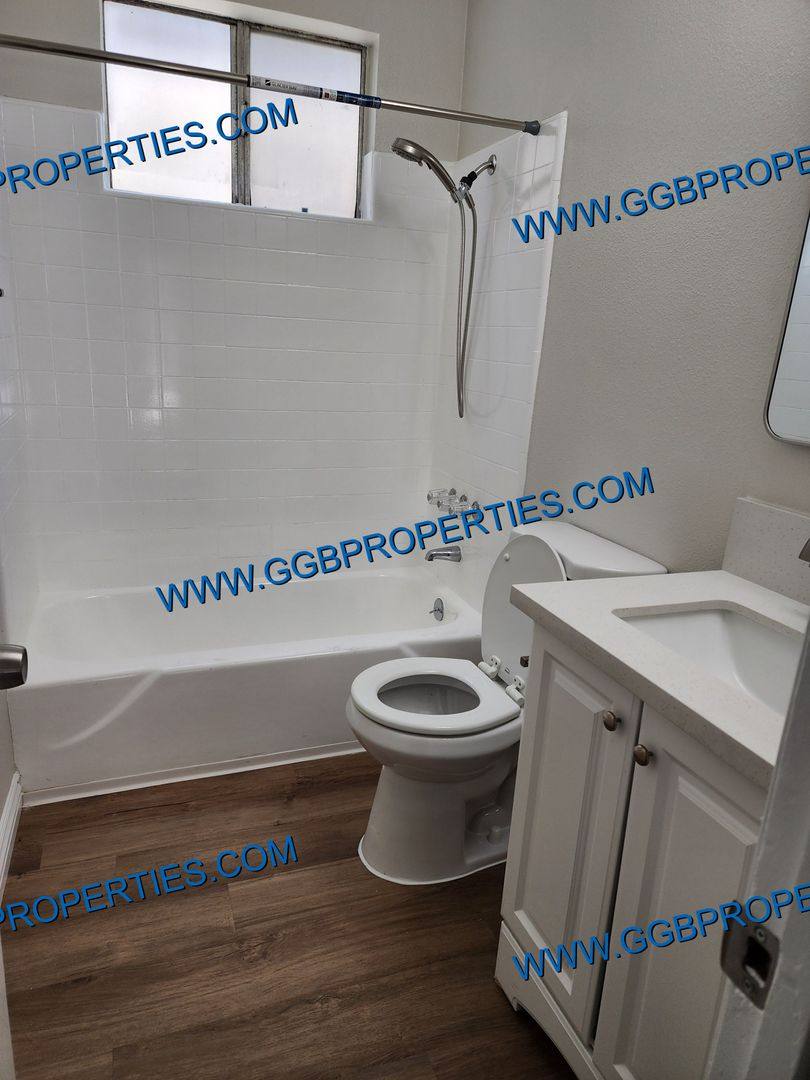 Apartment for rent at 1080-1084 E S St, Long Beach, CA 90805