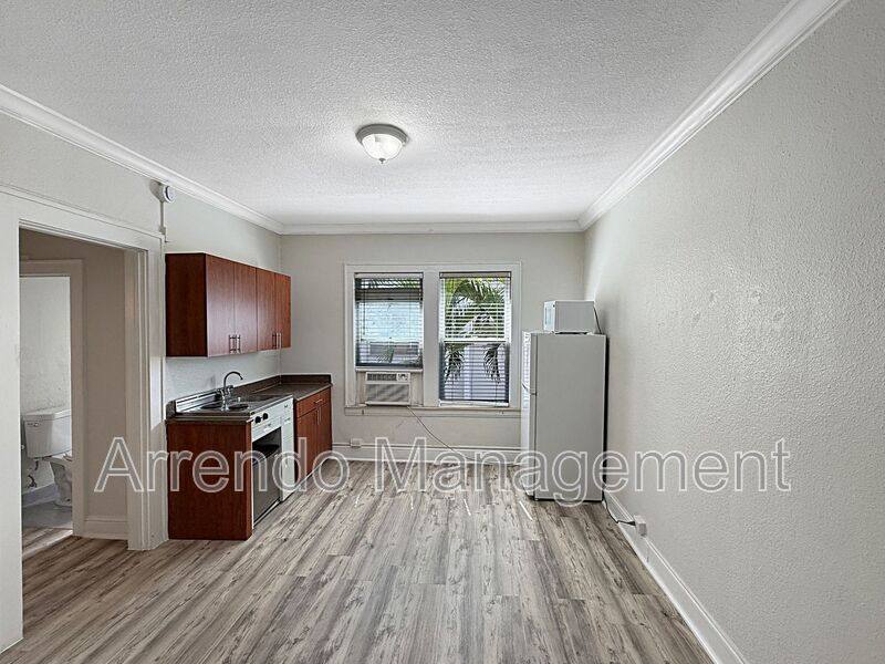 House for rent at 126 Mendoza Ave #7A, Miami, FL 33134