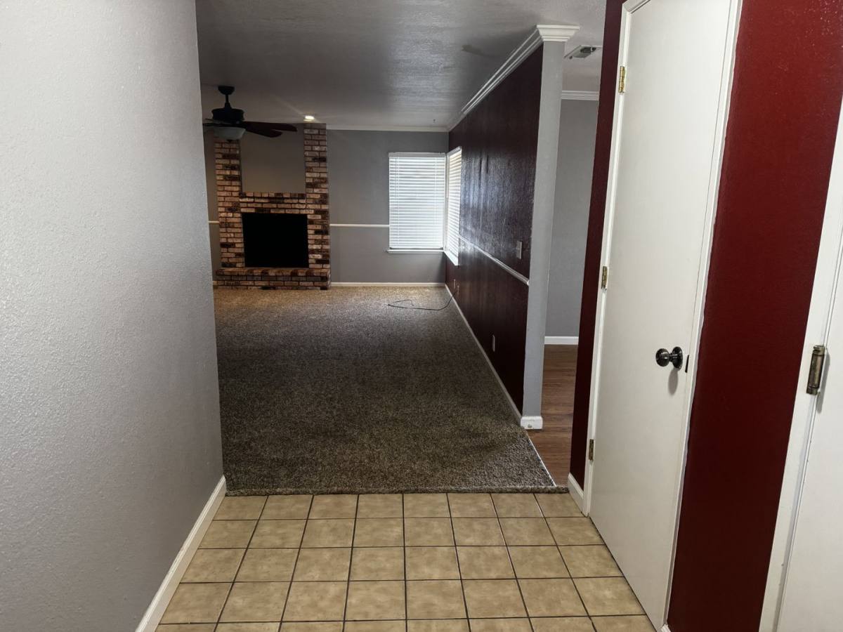 House for rent at 861 Cloverland Way, Oakdale, CA 95361