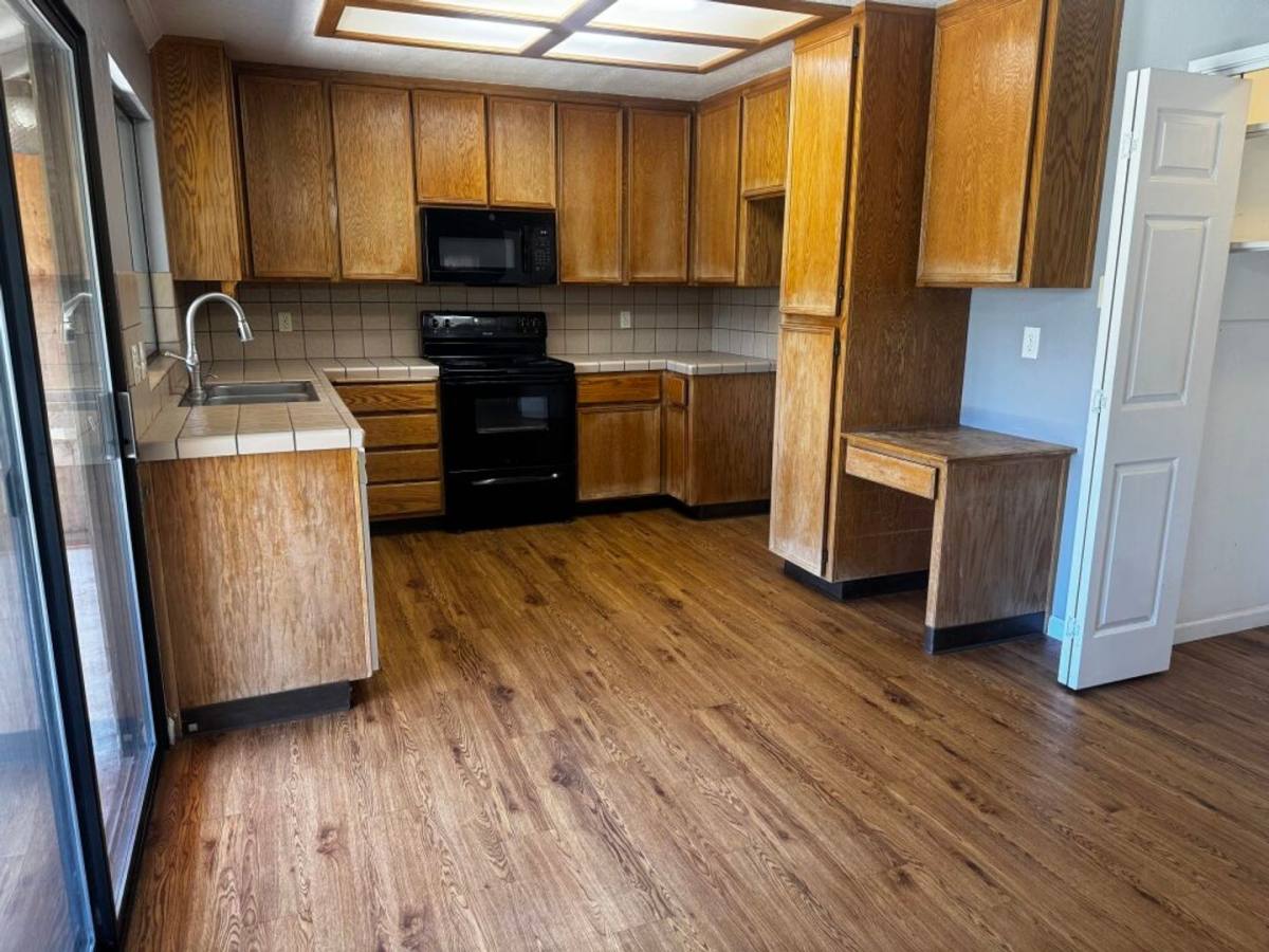 House for rent at 861 Cloverland Way, Oakdale, CA 95361