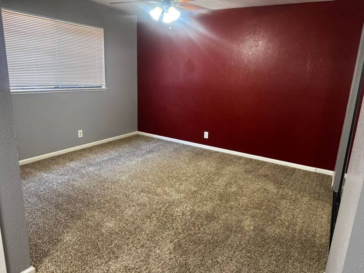 House for rent at 861 Cloverland Way, Oakdale, CA 95361
