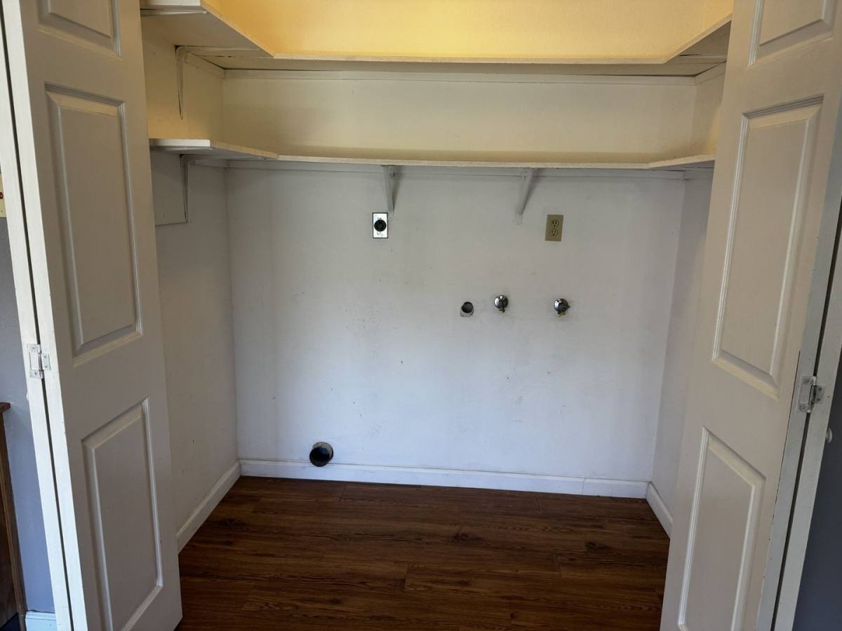 House for rent at 861 Cloverland Way, Oakdale, CA 95361