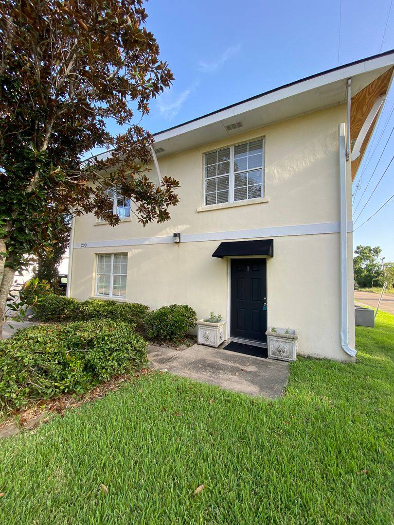 Apartment for rent at 200 W 11th St, Lake Charles, LA 70601