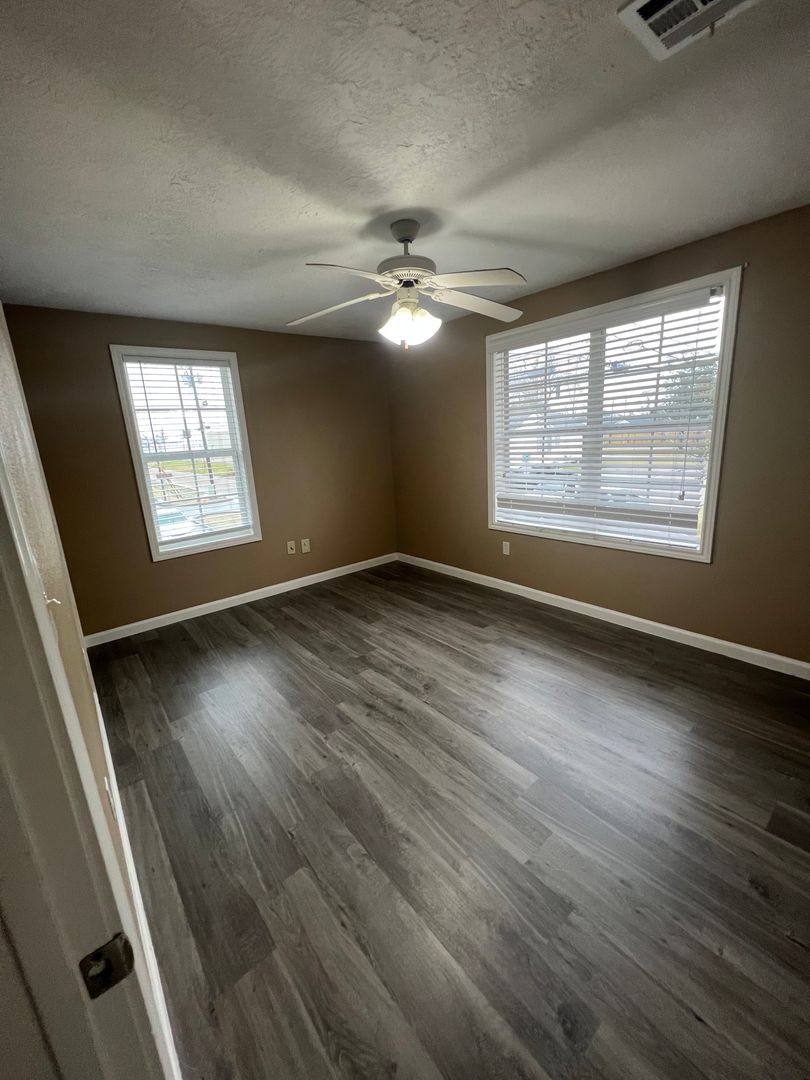Apartment for rent at 200 W 11th St, Lake Charles, LA 70601