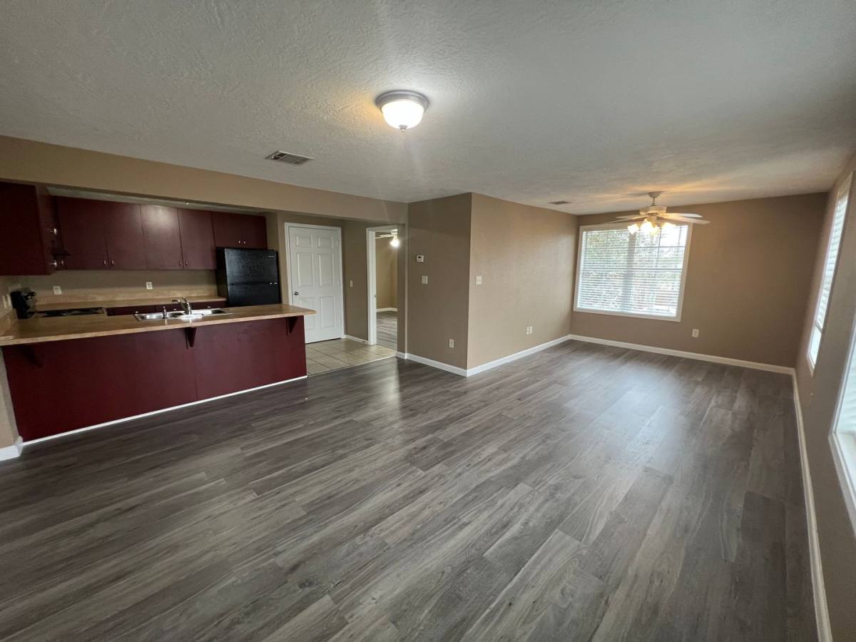 Apartment for rent at 200 W 11th St, Lake Charles, LA 70601