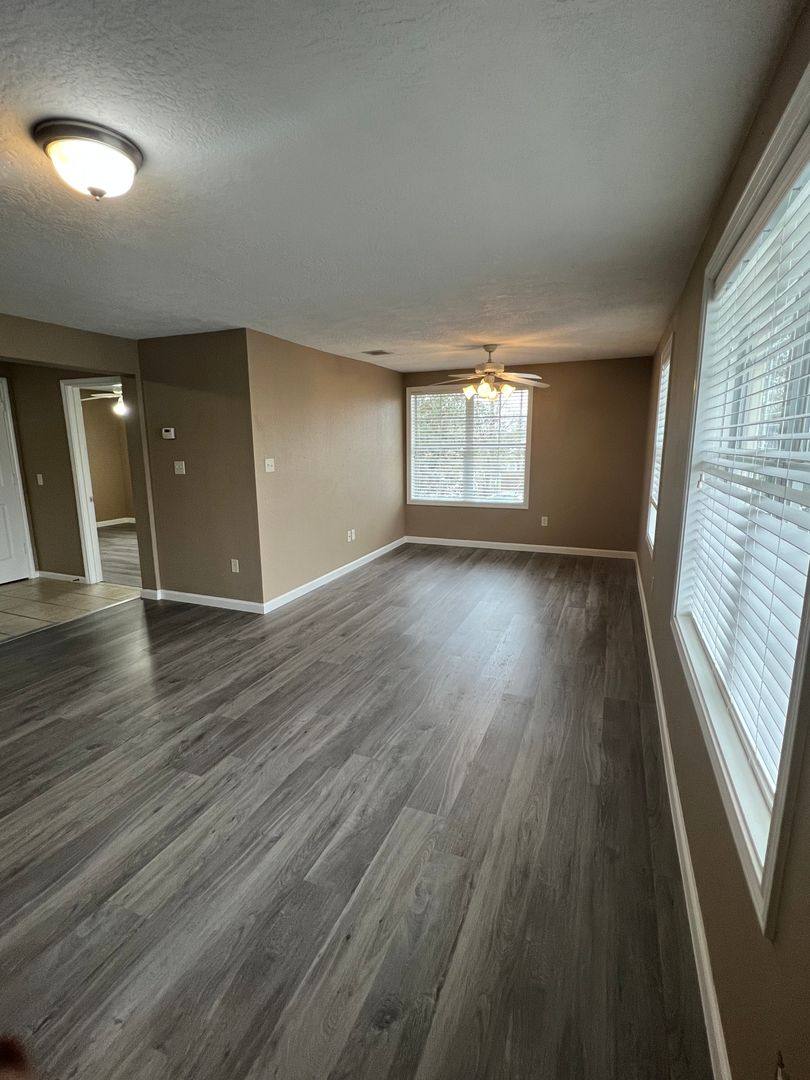 Apartment for rent at 200 W 11th St, Lake Charles, LA 70601
