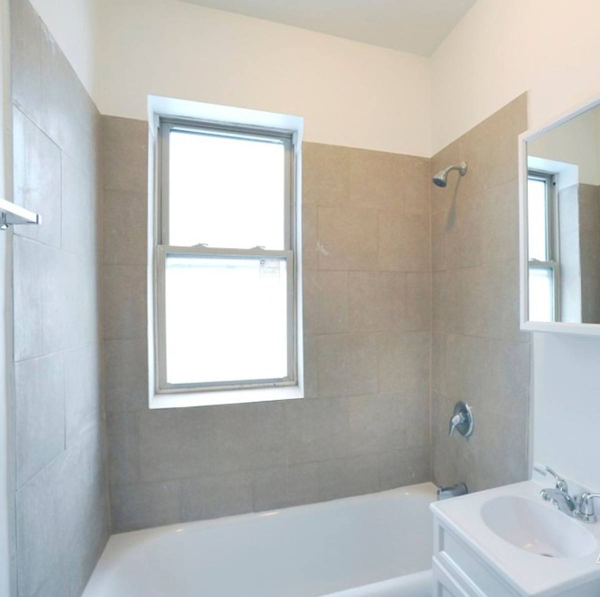 Apartment for rent at 1108 E 82nd St, Chicago, IL 60619