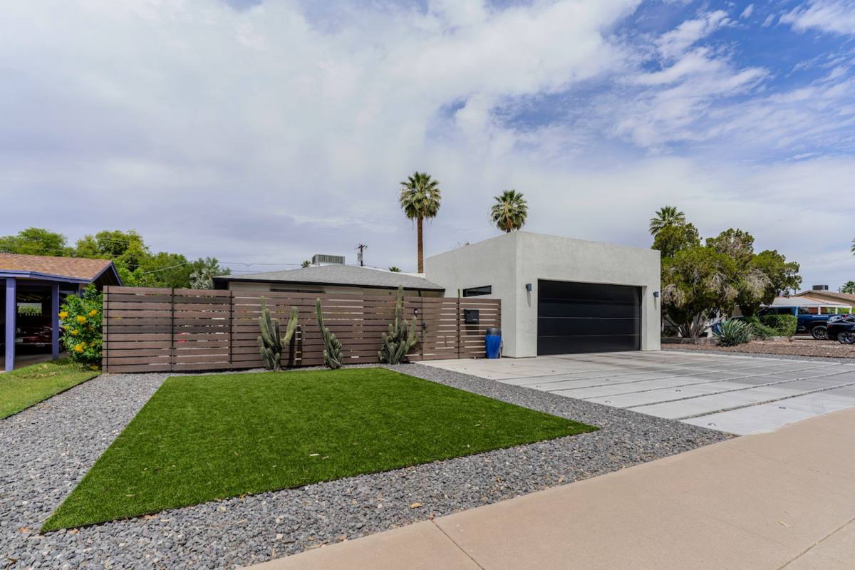 House for rent at 2220 E Weldon Ave, Phoenix, AZ 85016