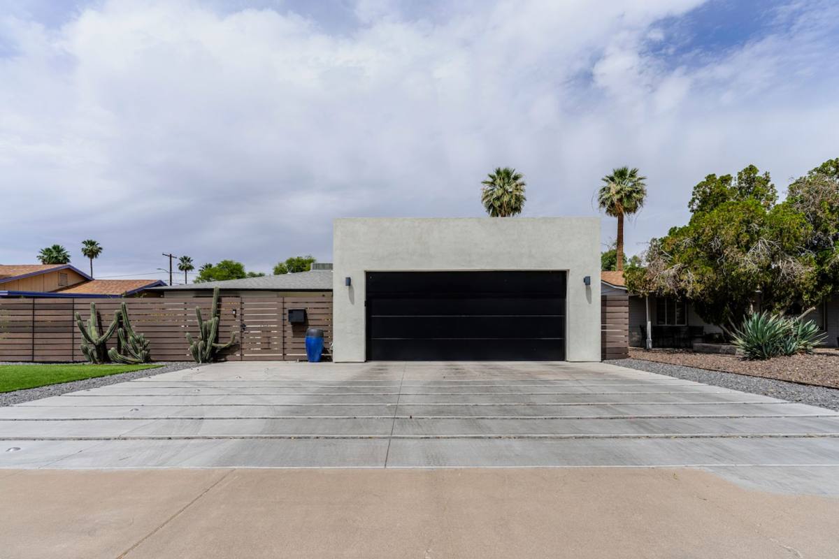 House for rent at 2220 E Weldon Ave, Phoenix, AZ 85016