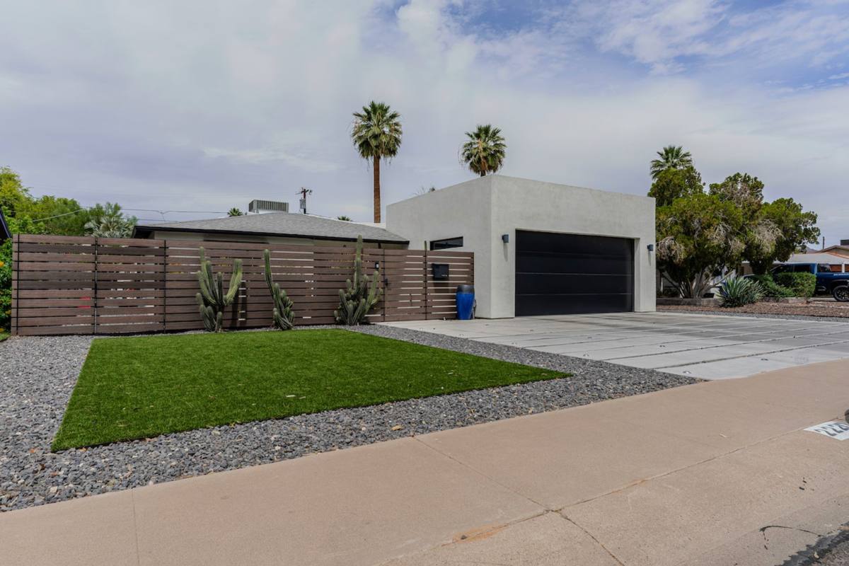 House for rent at 2220 E Weldon Ave, Phoenix, AZ 85016