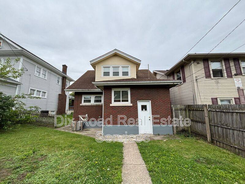 House for rent at 4013 Third St E, Dayton, OH 45403