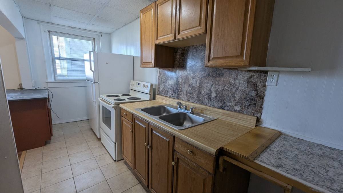 Apartment for rent at 415 S Broadway, Pittsburg, KS 66762