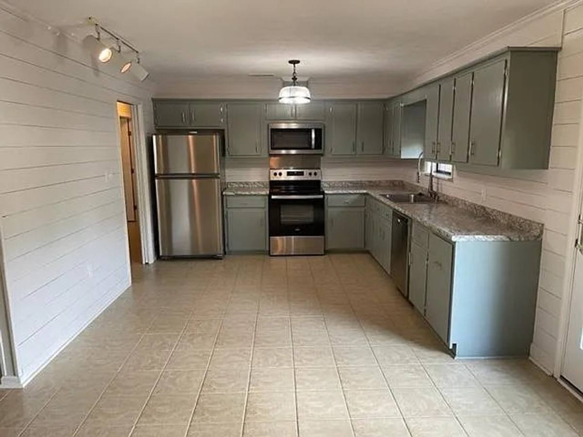 House for rent at 107 Fox St, Springfield, GA 31329