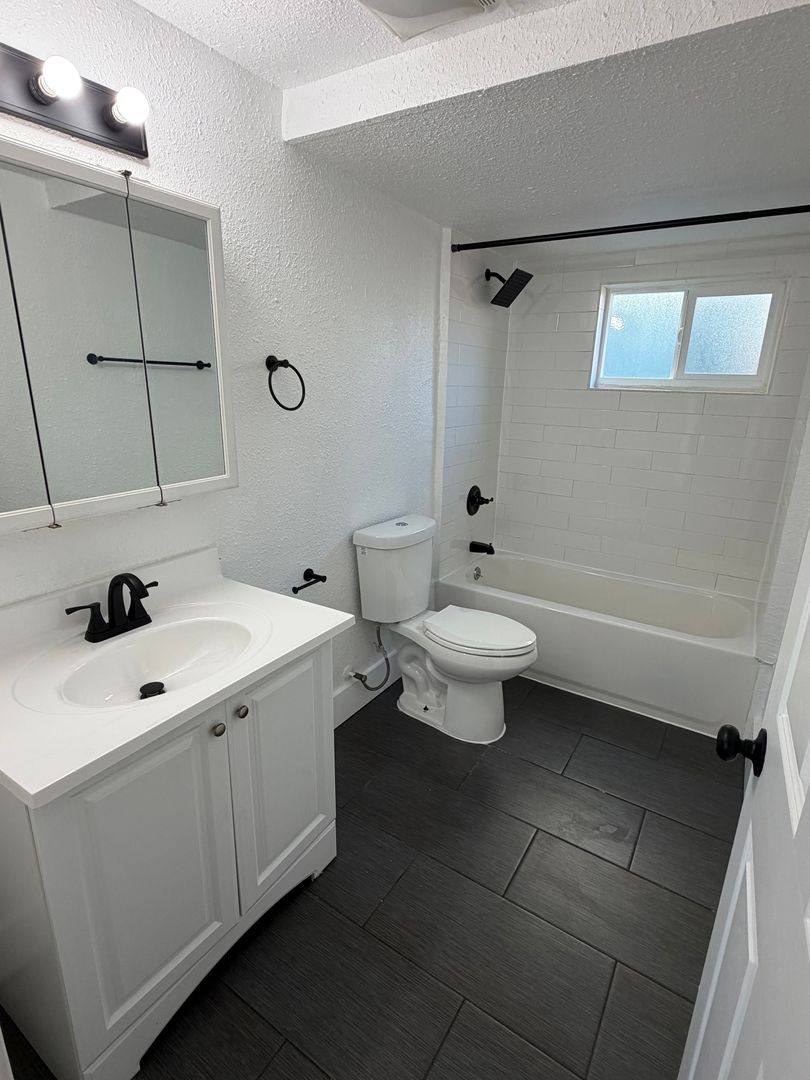 Apartment for rent at 881 30th St, Emeryville, CA 94608