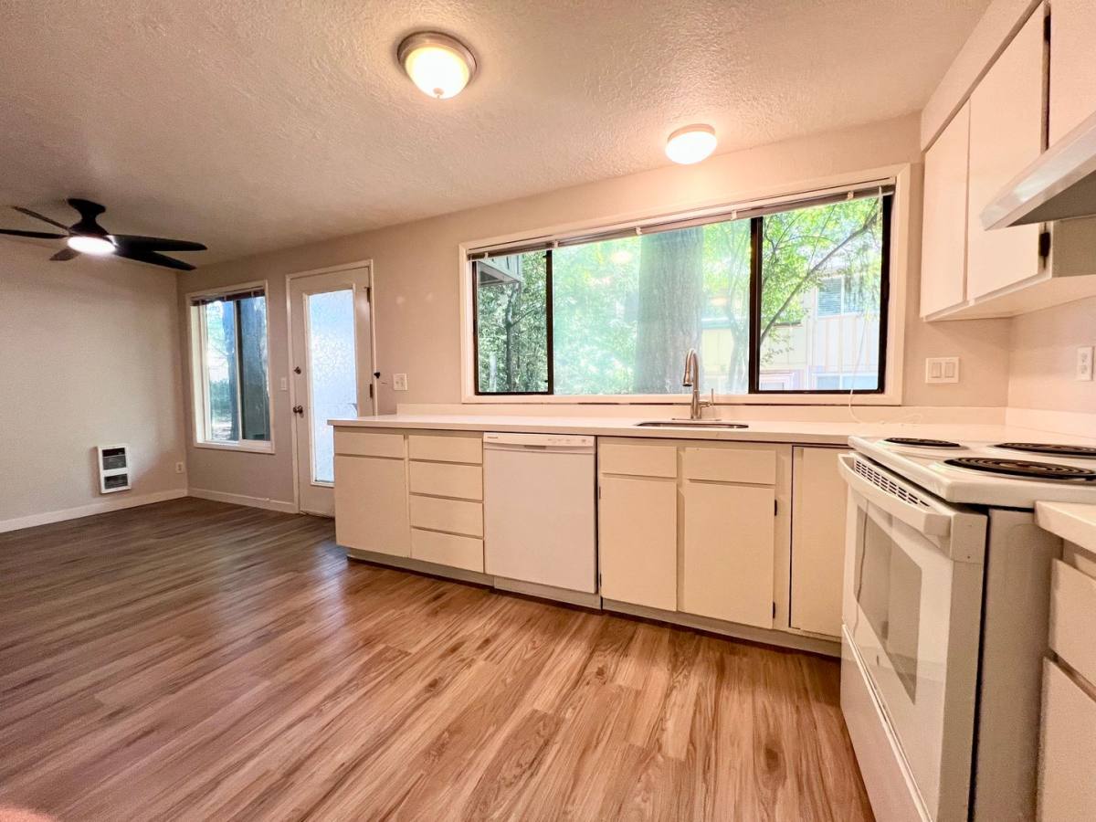 Apartment for rent at 6951 SW Montauk Circle, Lake Oswego, OR 97035