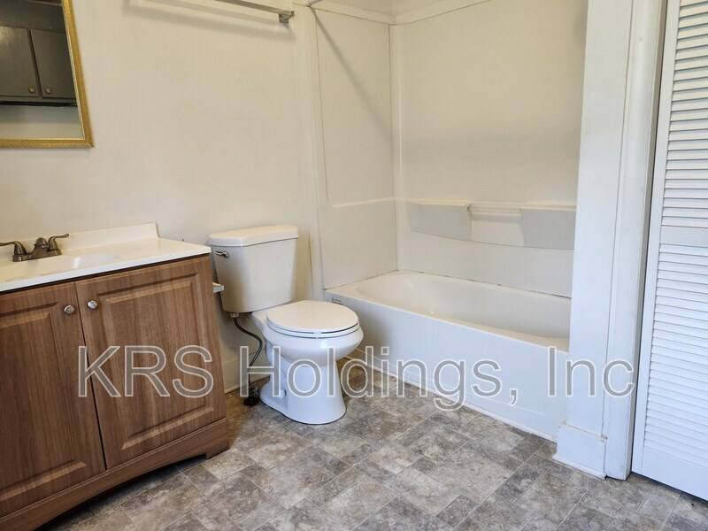 House for rent at 133 N St, Elkton, VA 22827