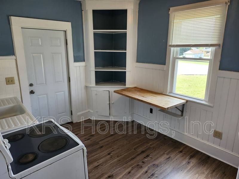 House for rent at 133 N St, Elkton, VA 22827