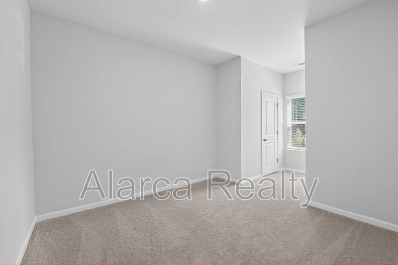 Townhouse for rent at 2962 Sloan Dr, Charlotte, NC 28208