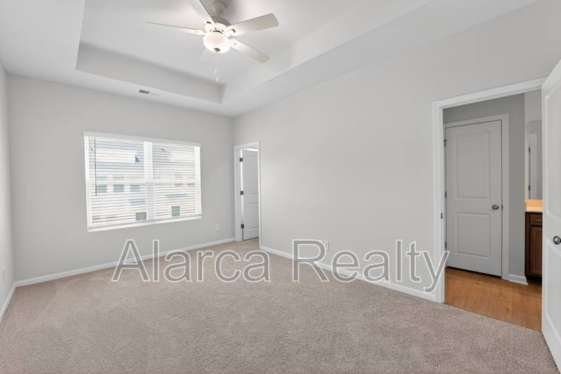 Townhouse for rent at 2962 Sloan Dr, Charlotte, NC 28208