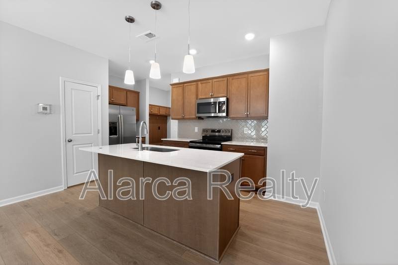 Townhouse for rent at 2962 Sloan Dr, Charlotte, NC 28208