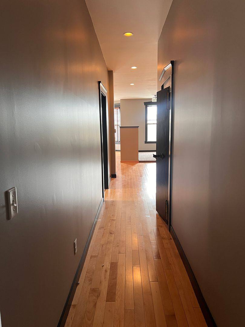 Apartment for rent at 214 N 6th, Quincy, IL 62301
