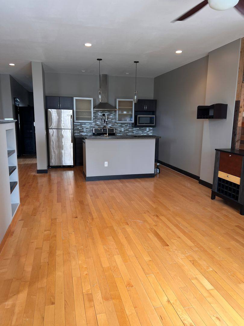 Apartment for rent at 214 N 6th, Quincy, IL 62301