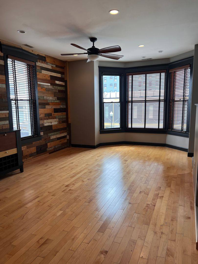 Apartment for rent at 214 N 6th, Quincy, IL 62301