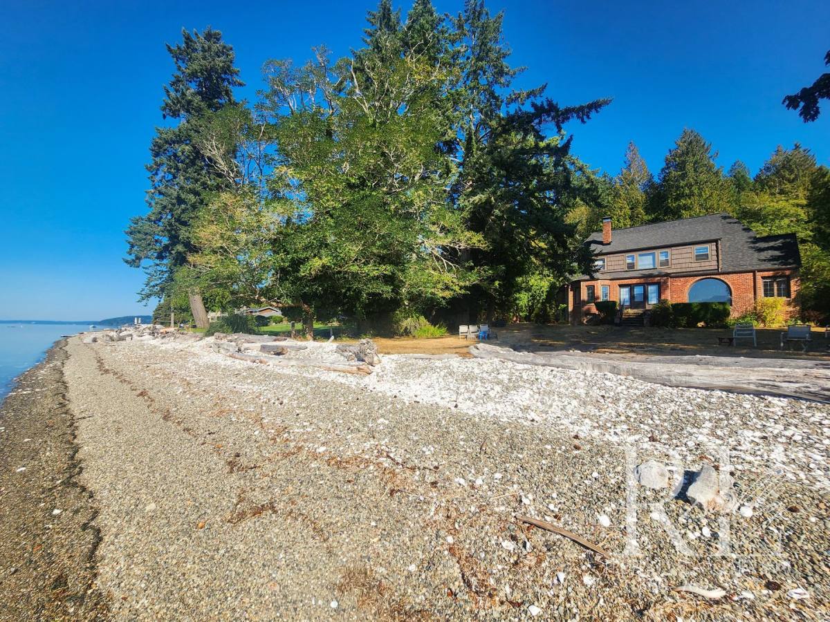 Townhouse for rent at 9053 Sunset Lane NW, Seabeck, WA 98380