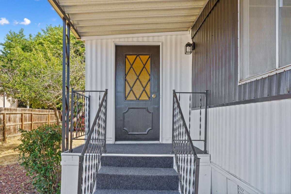 House for rent at 5505 W Tulare Ave Sp #64, Visalia, CA 93277