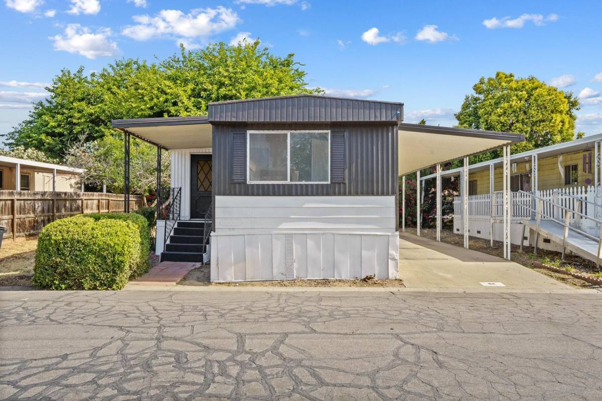 House for rent at 5505 W Tulare Ave Sp #64, Visalia, CA 93277