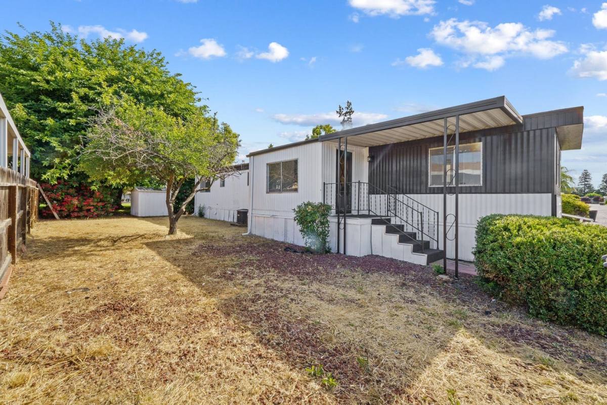 House for rent at 5505 W Tulare Ave Sp #64, Visalia, CA 93277