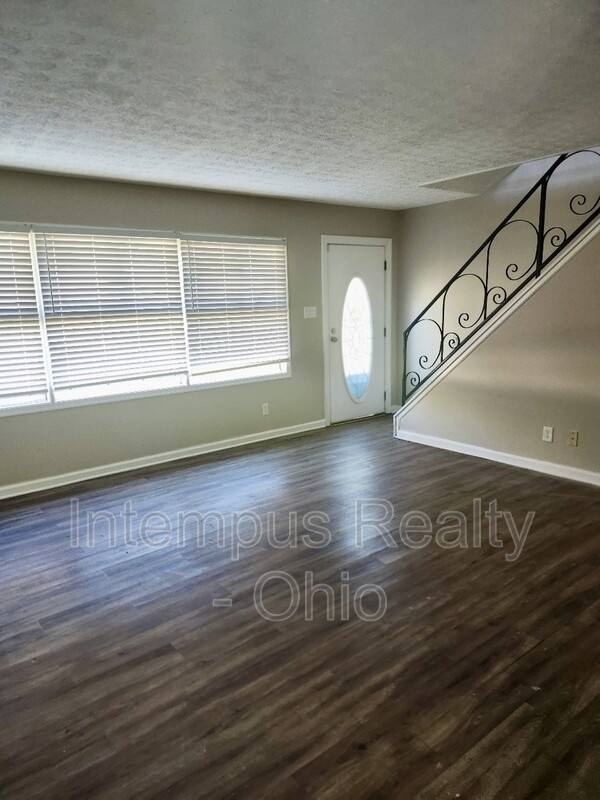 House for rent at 3925 Irwin Ave, Grove City, OH 43123