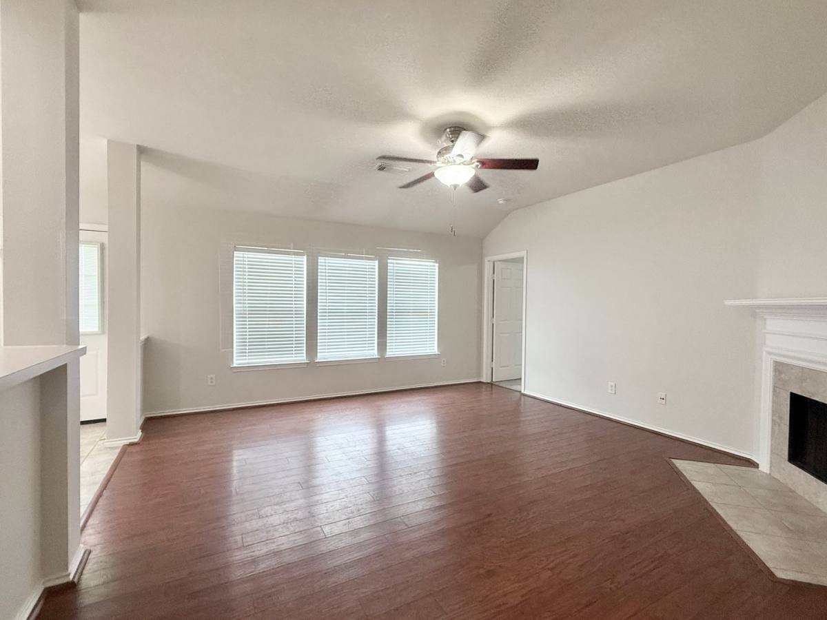 Apartment for rent at 12404 Shady Brook Dr, Pearland, TX 77584