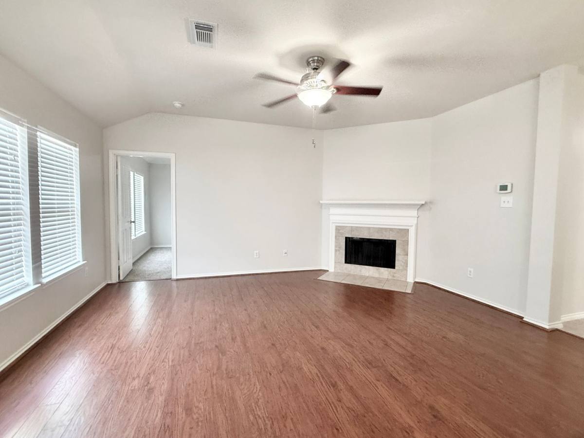 Apartment for rent at 12404 Shady Brook Dr, Pearland, TX 77584