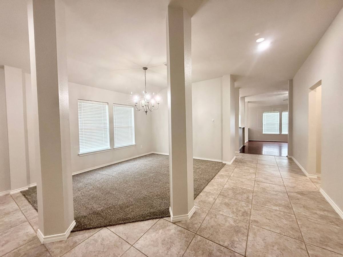 Apartment for rent at 12404 Shady Brook Dr, Pearland, TX 77584