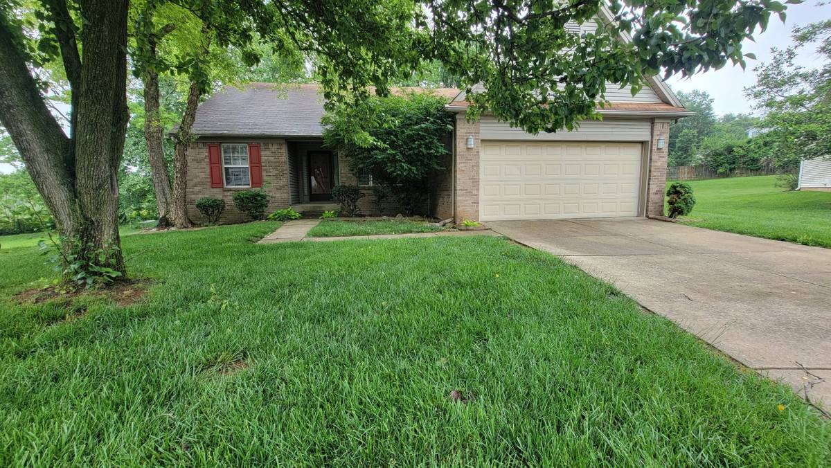 House for rent at 11116 Oak Bend Court, Louisville, KY 40241