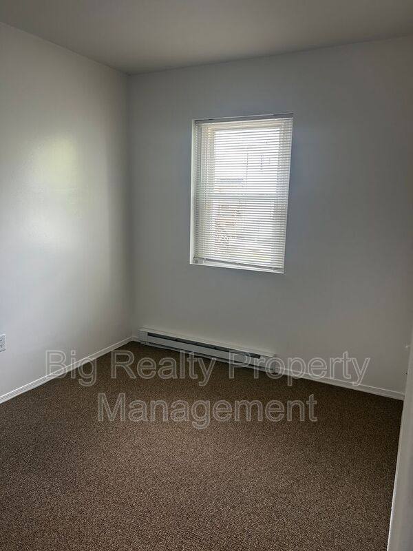 Apartment for rent at 29 N Main St #2E, Spring City, PA 19475
