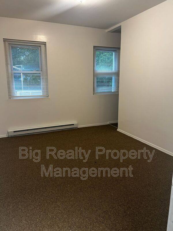 Apartment for rent at 29 N Main St #2E, Spring City, PA 19475