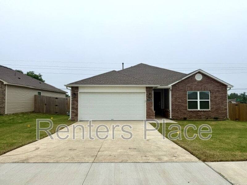 House for rent at 3704 S 146 E Ave, Tulsa, OK 74134