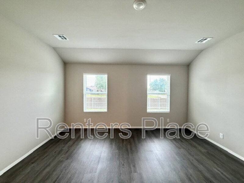 House for rent at 3704 S 146 E Ave, Tulsa, OK 74134