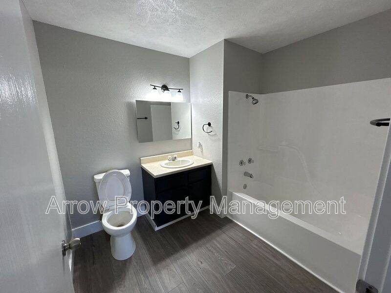 Apartment for rent at 940 27th St #5, Clarinda, IA 51632