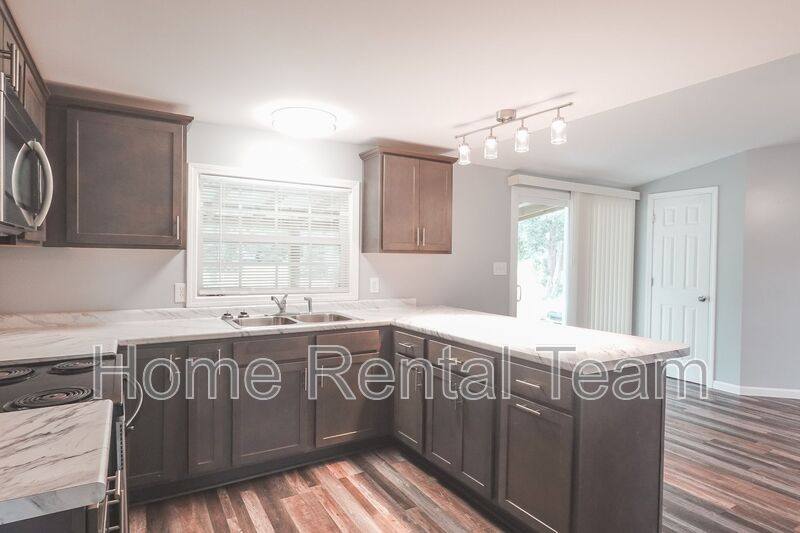 House for rent at 55 Peachtree Dr, Richmond Hill, GA 31324