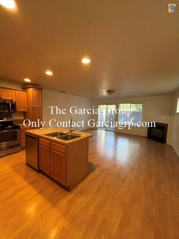 Townhouse for rent at 12625 SE Division St #B, Portland, OR 97236