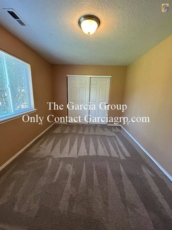 Townhouse for rent at 12625 SE Division St #B, Portland, OR 97236
