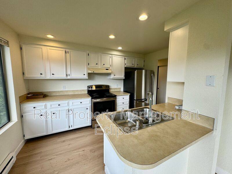 Apartment for rent at 17319 Stone Court N #B, Seattle, WA 98133