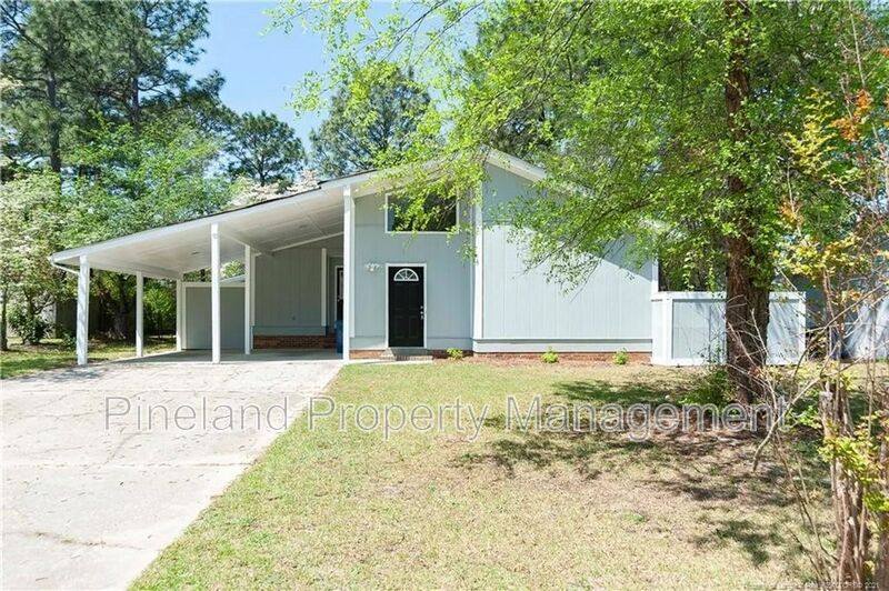 House for rent at 2012 Lakemeadow Dr, Fayetteville, NC 28304
