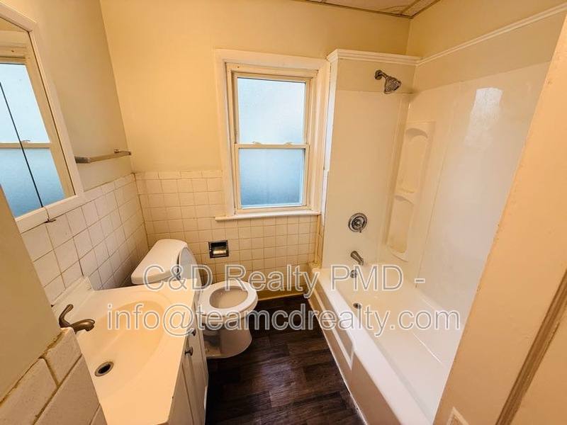Apartment for rent at 9302 Rosewood Ave Dn, Cleveland, OH 44105