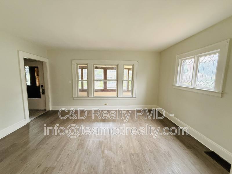 Apartment for rent at 9302 Rosewood Ave Dn, Cleveland, OH 44105