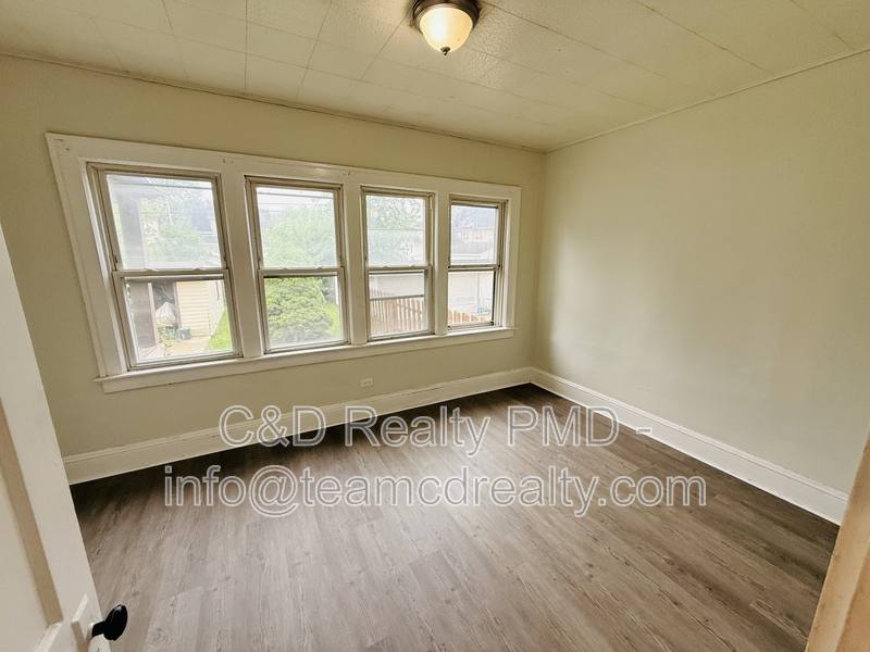 Apartment for rent at 9302 Rosewood Ave Dn, Cleveland, OH 44105
