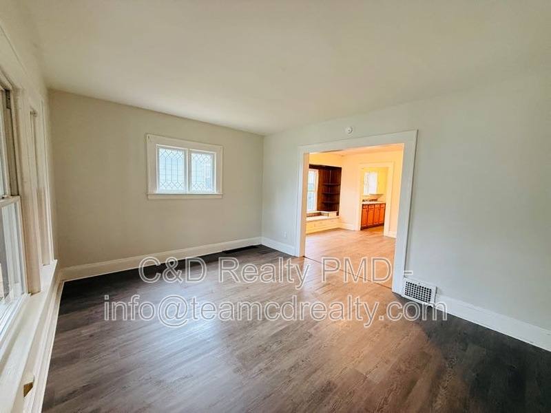 Apartment for rent at 9302 Rosewood Ave Dn, Cleveland, OH 44105